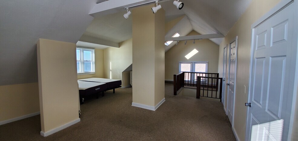 Building Photo - 92 Townsend Ave