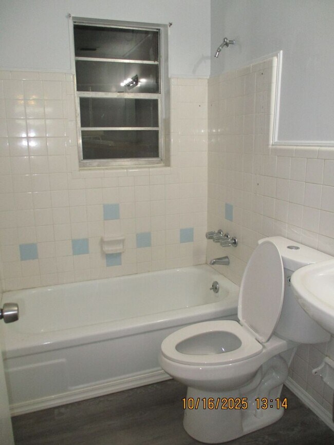 Building Photo - Charming 3 bedroom 2 bathroom Holly Hill