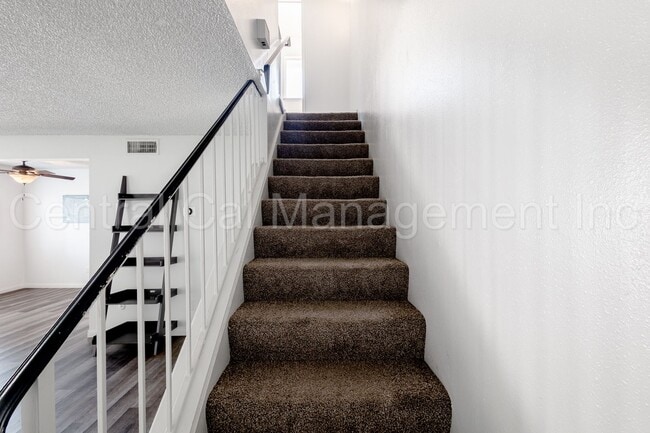 Building Photo - 3333 El Encanto Ct