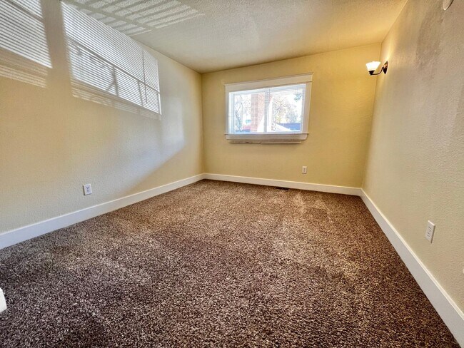 Building Photo - Charming Home Near CSU Campus – Move-In Re...