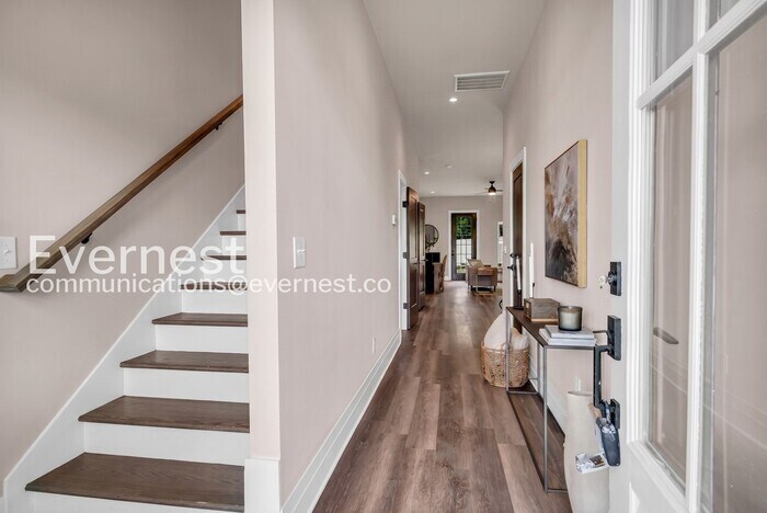 Building Photo - 1084 Noble Lp