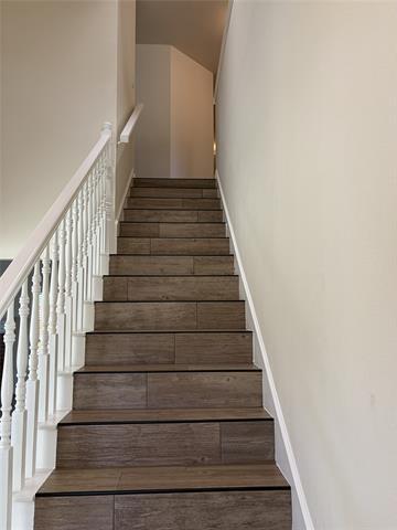 Building Photo - 1001 Meadow Creek Dr