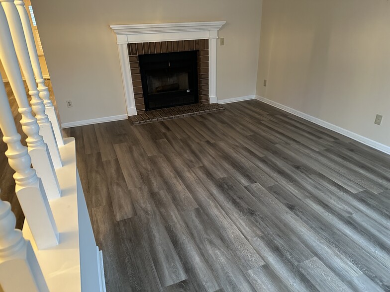 Living Room - 9120 Dominion Cir