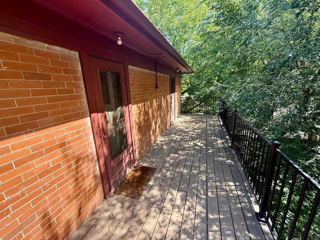 Building Photo - 1123 Laporte Ave