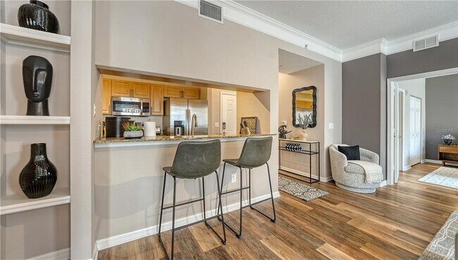 Building Photo - 1064 N Tamiami Trl