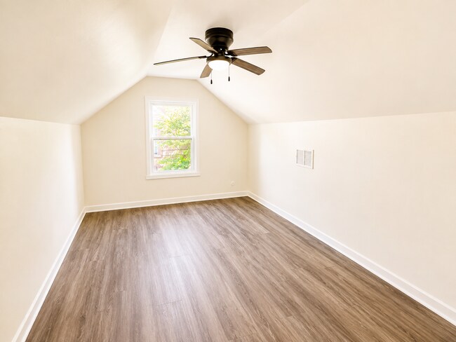 Building Photo - 2034 Ferris Rd