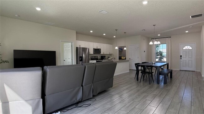 Building Photo - 2129 Hibiscus Pl