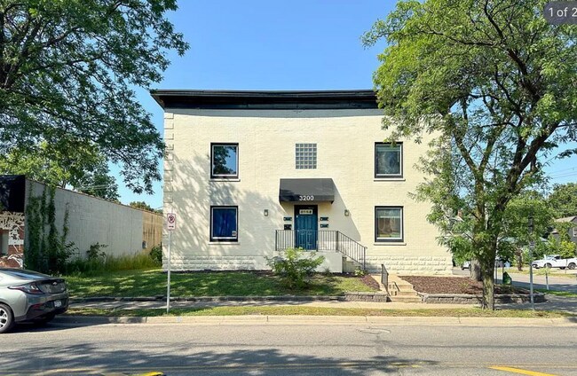 Building Photo - 3200 Bloomington Ave