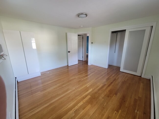 Building Photo - 5 Greenleaf Cir