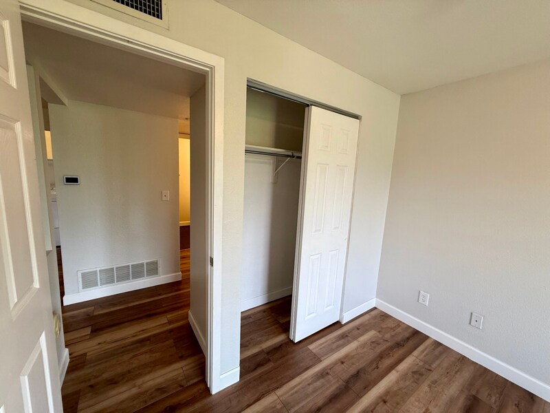 Building Photo - 33 S Boulder Cir