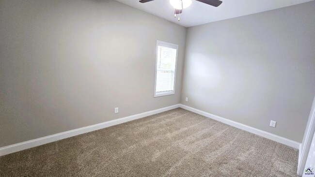 Building Photo - 1006 Adirondac Way