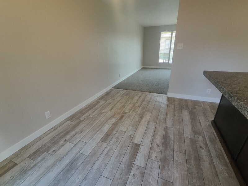 Building Photo - 177 S 200 W