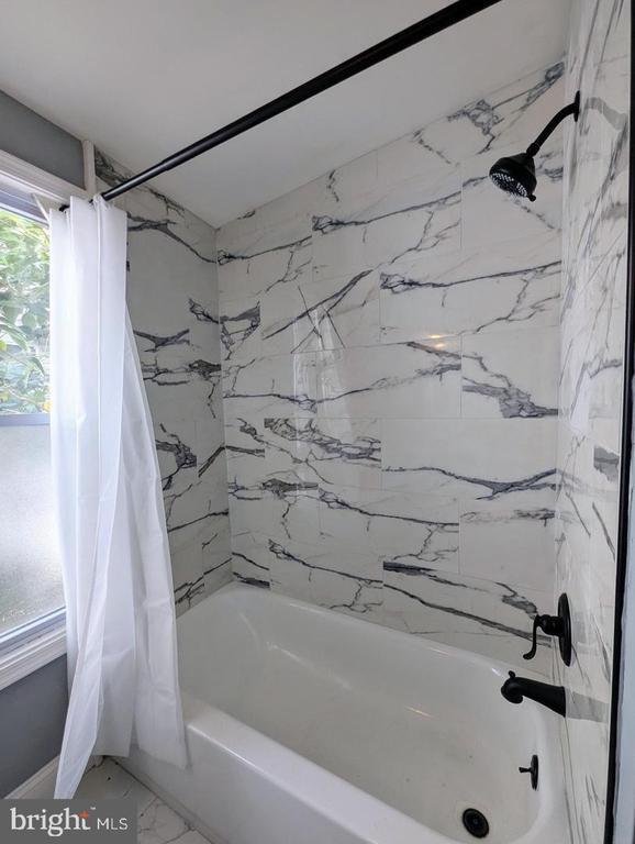 Building Photo - 1539 S Stillman St