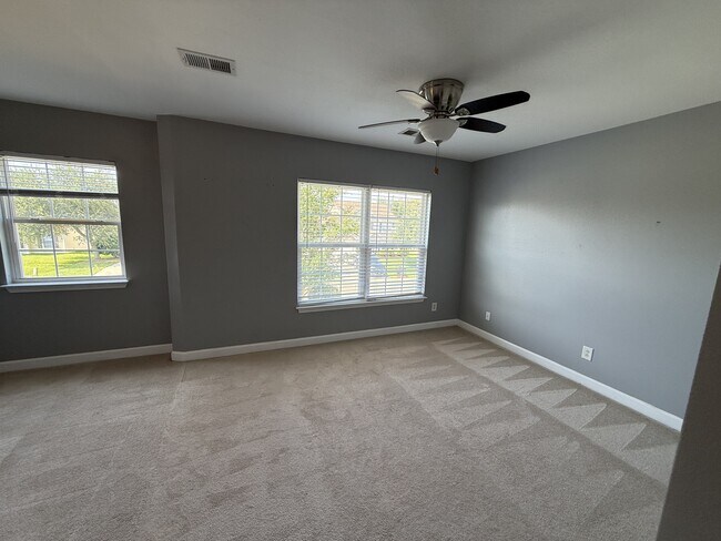 Building Photo - 717 Gazania Ln