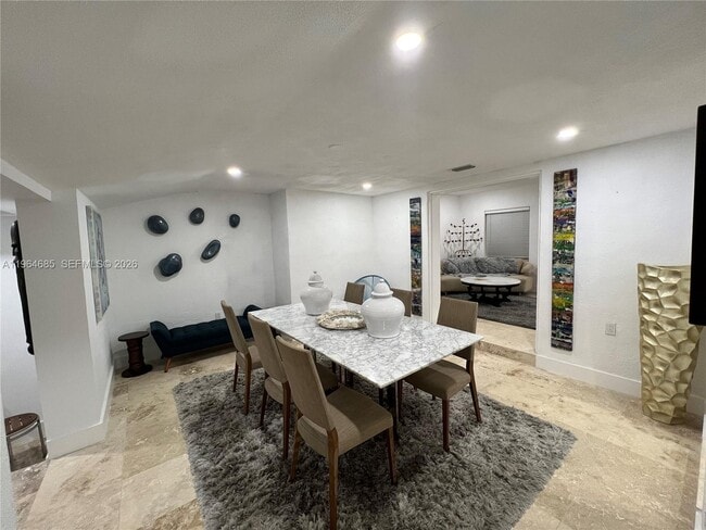 Building Photo - 8410 NE 2nd Ct