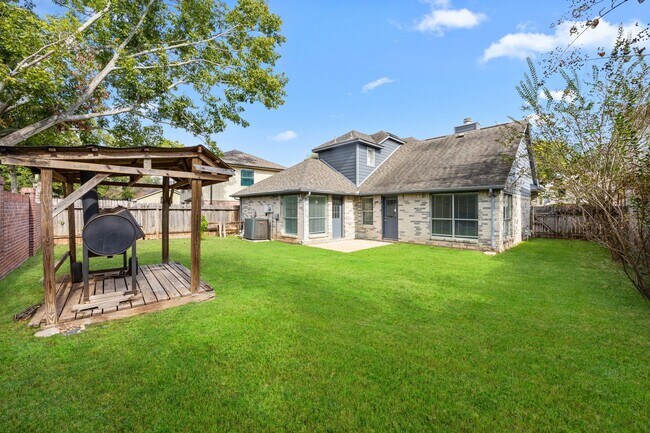 Building Photo - 2010 Courtshire Ln