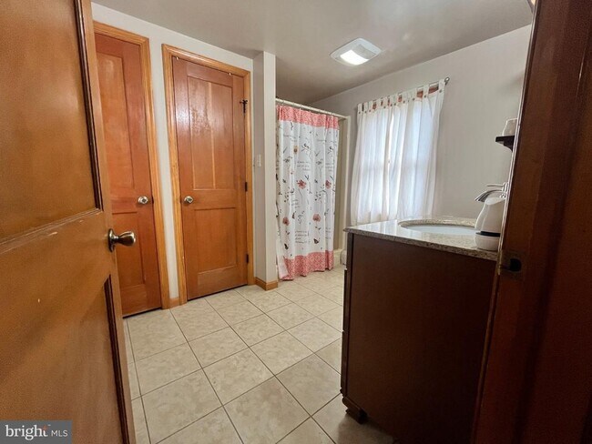 Building Photo - 3870 Coseytown Rd