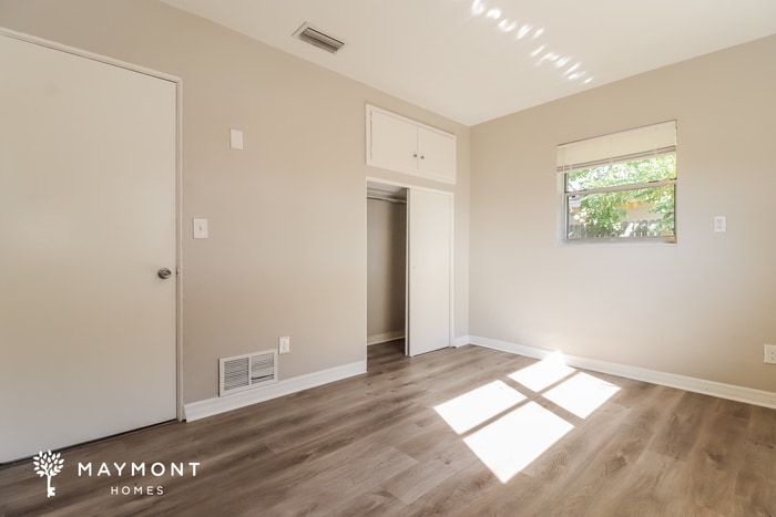 Building Photo - 10849 60th Ave N