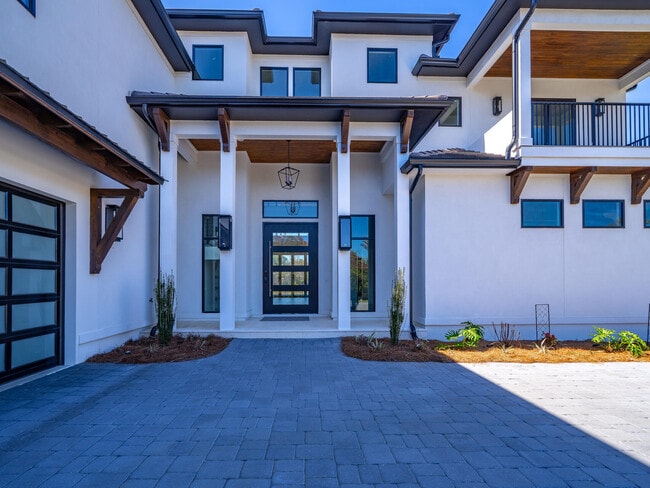 Building Photo - 330 Kelly Plantation Dr