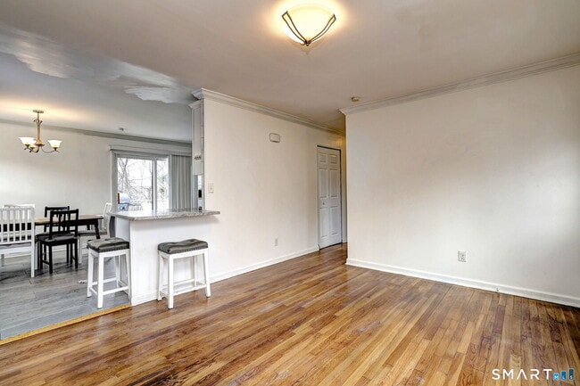 Building Photo - 42 Highland Ave