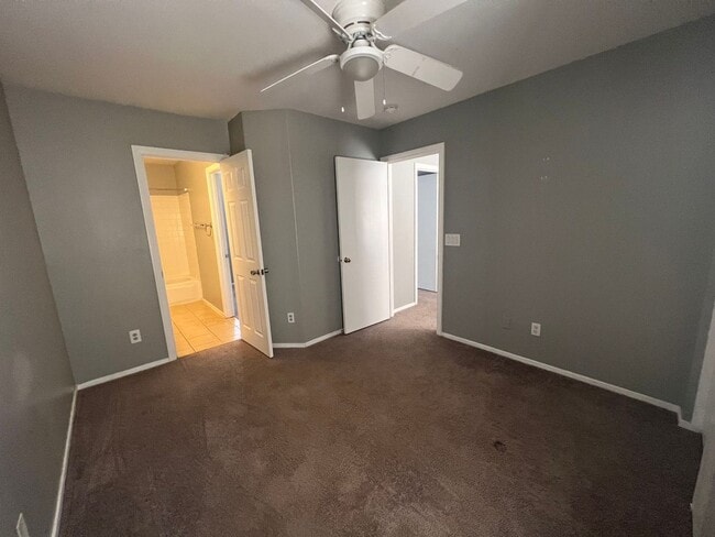 Building Photo - Nice Single-Family House in Silverado Ranch