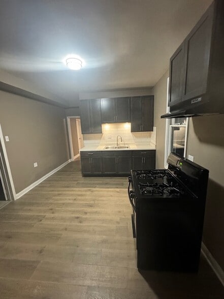 Building Photo - 8364 S Brandon Ave