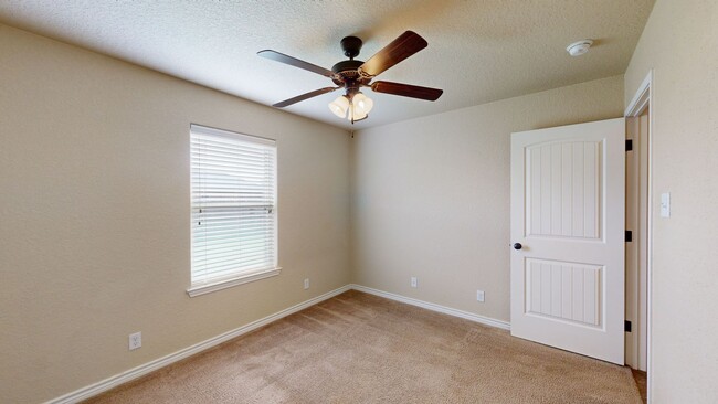 Building Photo - 2 WEEKS FREE RENT + $1,895 ONE STORY 4 BEDROOM WITH 3 FULL BATHS