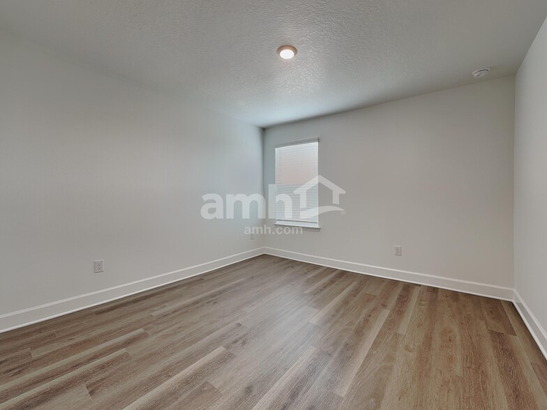 Building Photo - 37956 Dusty Saddle Ln