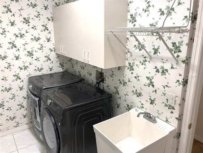 Building Photo - 8837 Oak Landings Ct