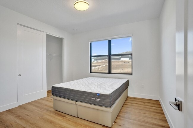 Building Photo - 9140 Silver Marsh Ln