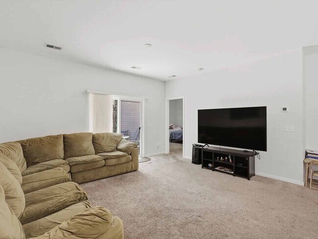 Building Photo - 118 Ceasar Pl