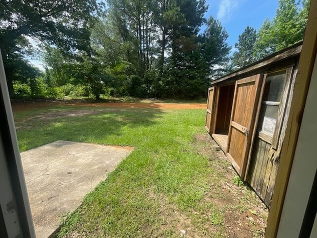 Building Photo - Renovated 4 Bedroom 2 Bath Home for Rent!