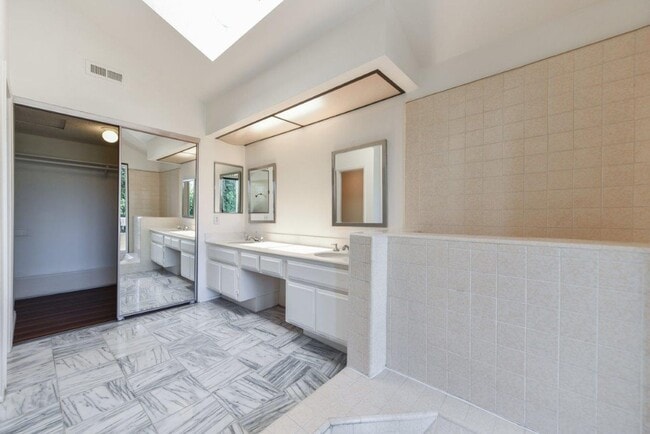 Building Photo - 32 Miners Trail