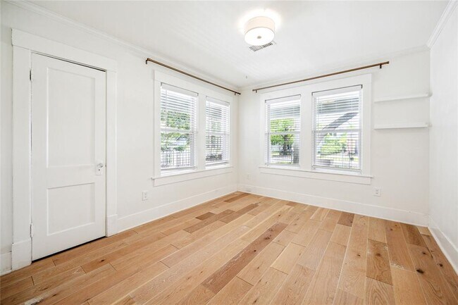 Building Photo - 827 Ralfallen St