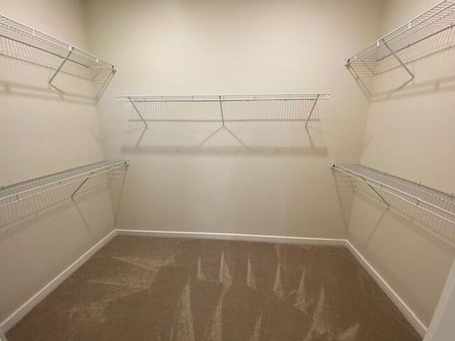 Building Photo - 4/2 Single family home