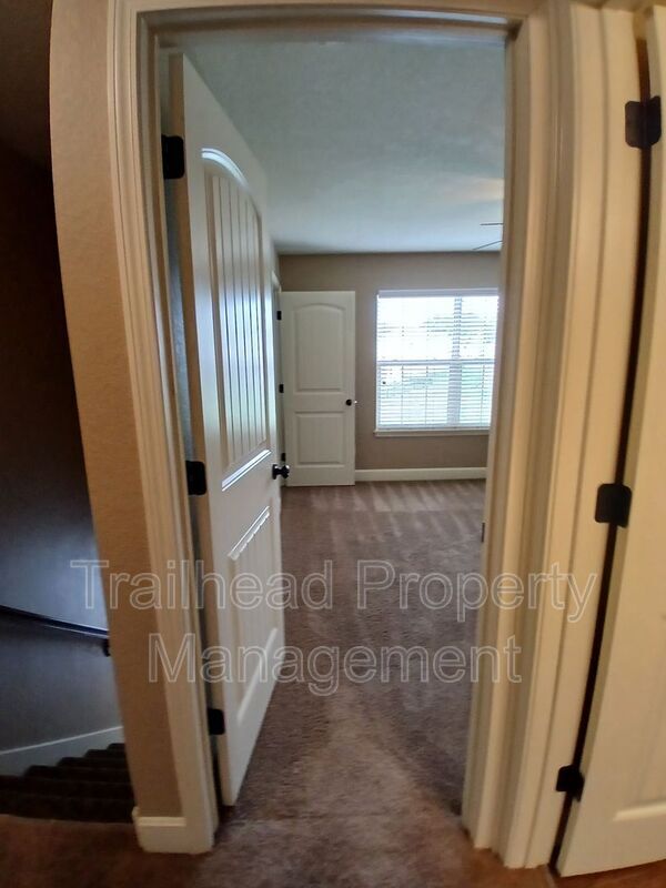 Building Photo - 21616 Westover Ct