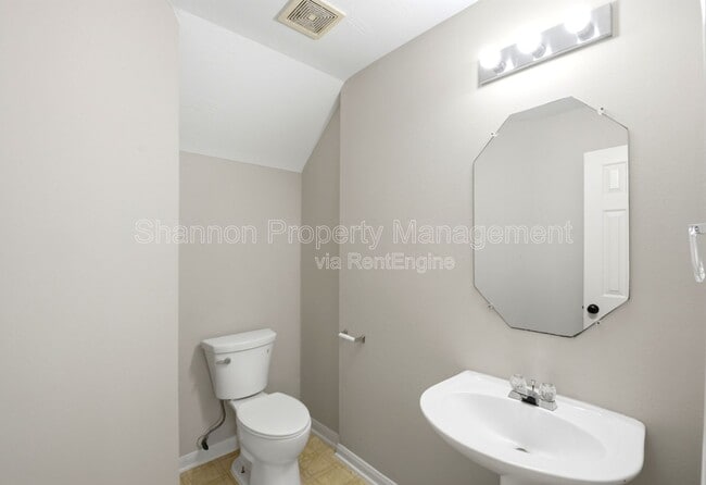 Building Photo - 3924 Highland Vale Ct