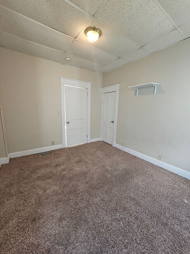 Building Photo - 349 10th St