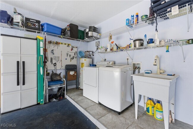 Building Photo - 5829 Wild Fig Ln