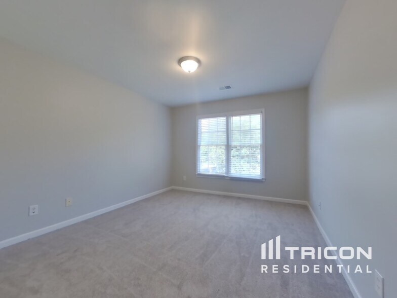 Building Photo - 15 Stiles Fairway NW