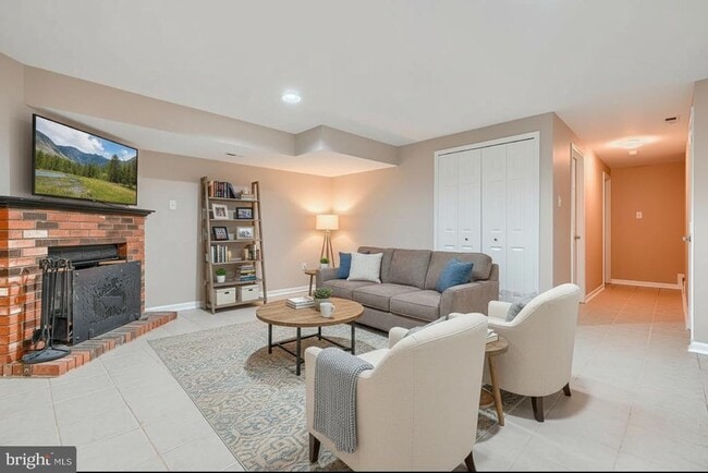 Building Photo - 309 Overlea Pl