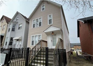 Building Photo - 1842 N Talman Ave