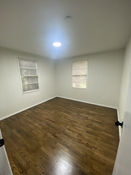 Building Photo - 6009 Wade Ln