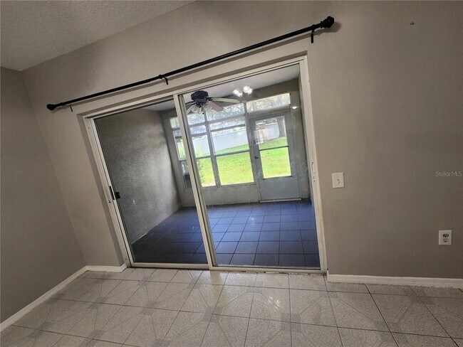 Building Photo - 2302 Lake Woodberry Cir