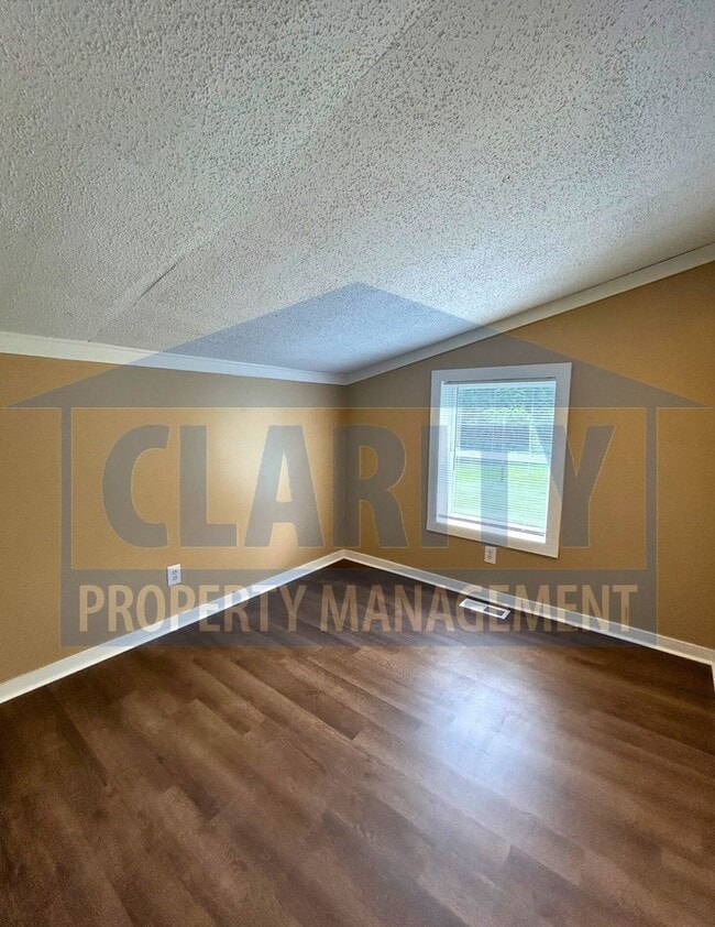 Building Photo - Four-bedroom home in Calhoun, TN!