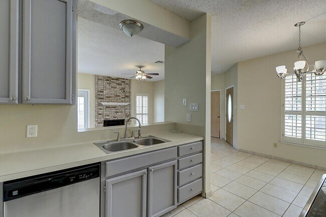 Building Photo - 7126 Windbrook Ln
