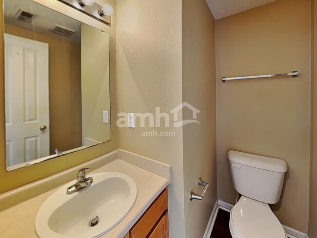 Building Photo - 2012 Fullwood Dr