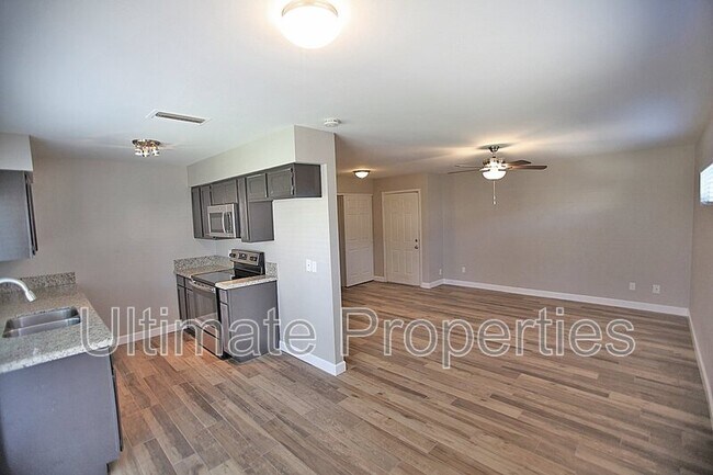 Building Photo - 5520 W Alice Ave