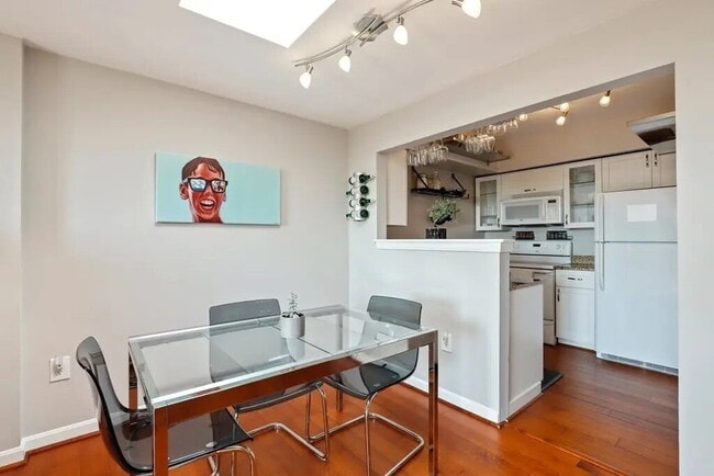 Building Photo - 59 Brainerd Rd