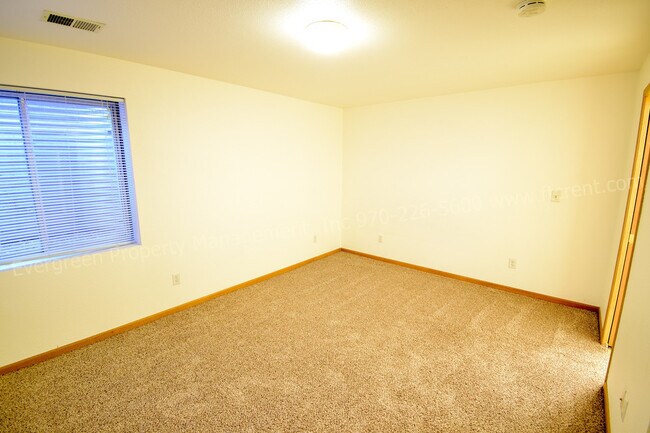 Building Photo - 2929 Ross Dr